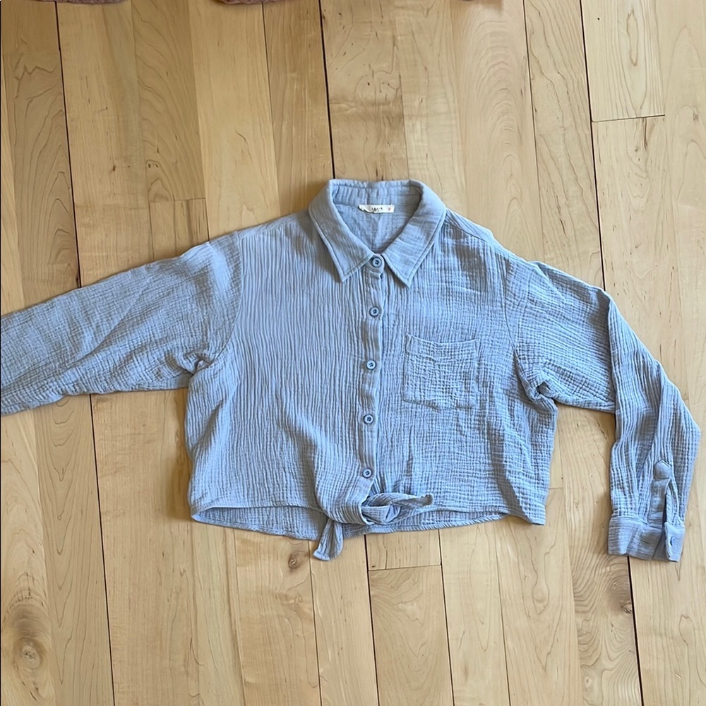 Le Lis Light Blue Button-Up Shirt